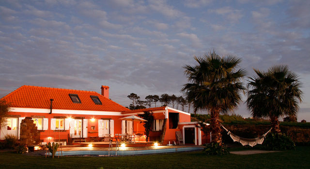 casa do lugarinho by evening