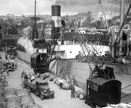 Madeira Wine History, Funchal Port