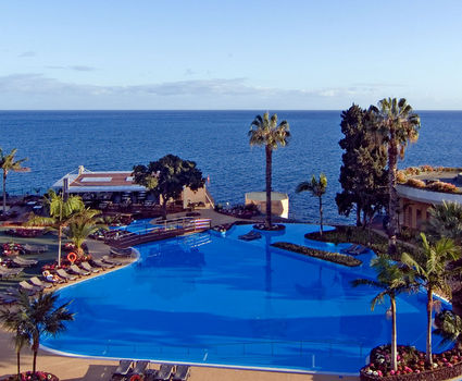 Pestana Carlton view to the sea and pool